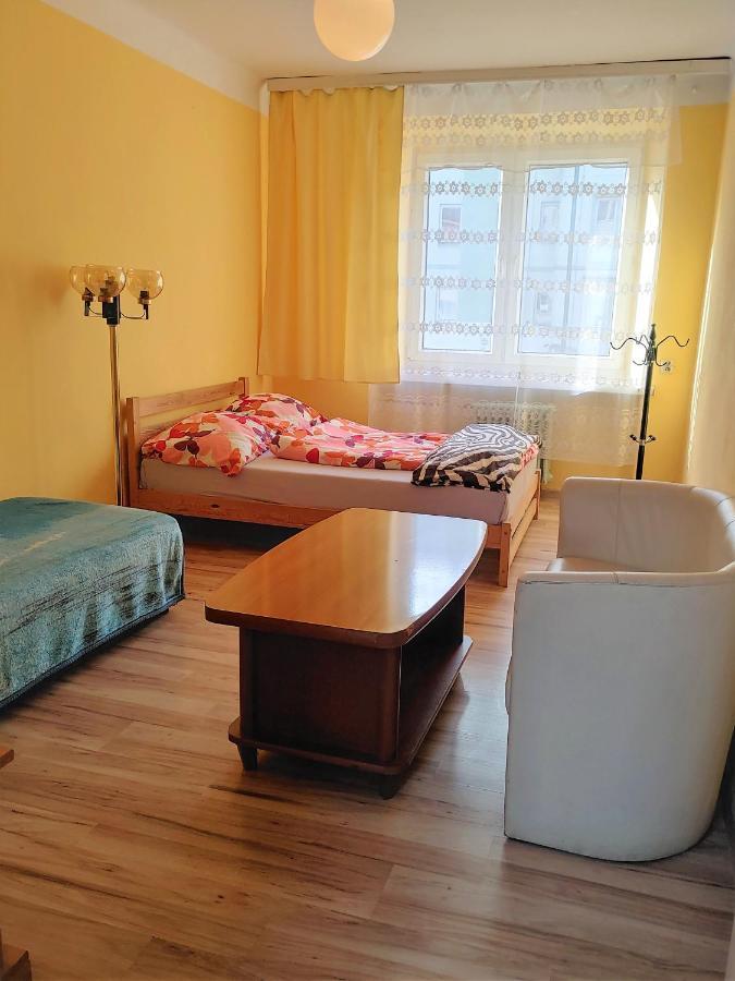 Hostel Omega 热舒夫 外观 照片