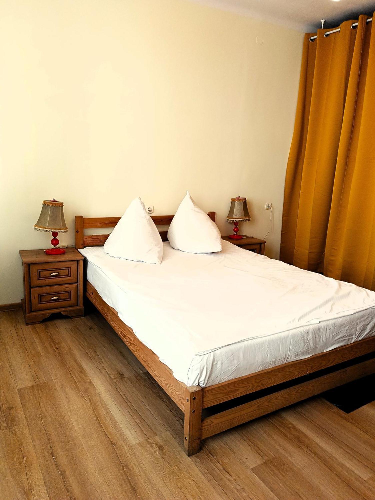 Hostel Omega 热舒夫 外观 照片